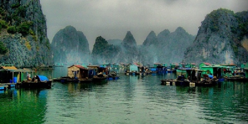 làng chài Cửa Vạn (Quảng Ninh)