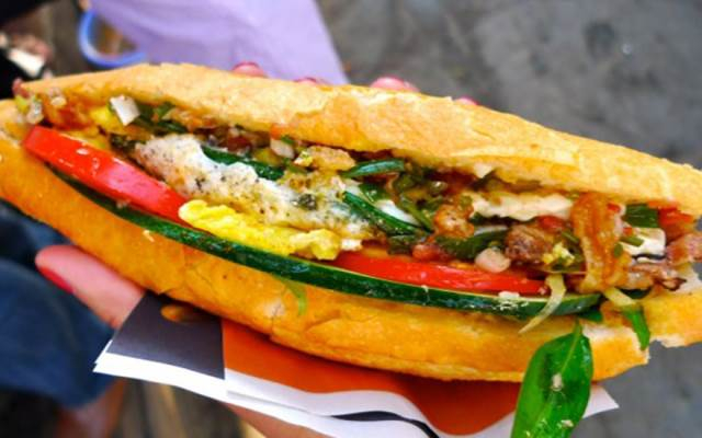 Bánh mì kẹp Lý Sơn