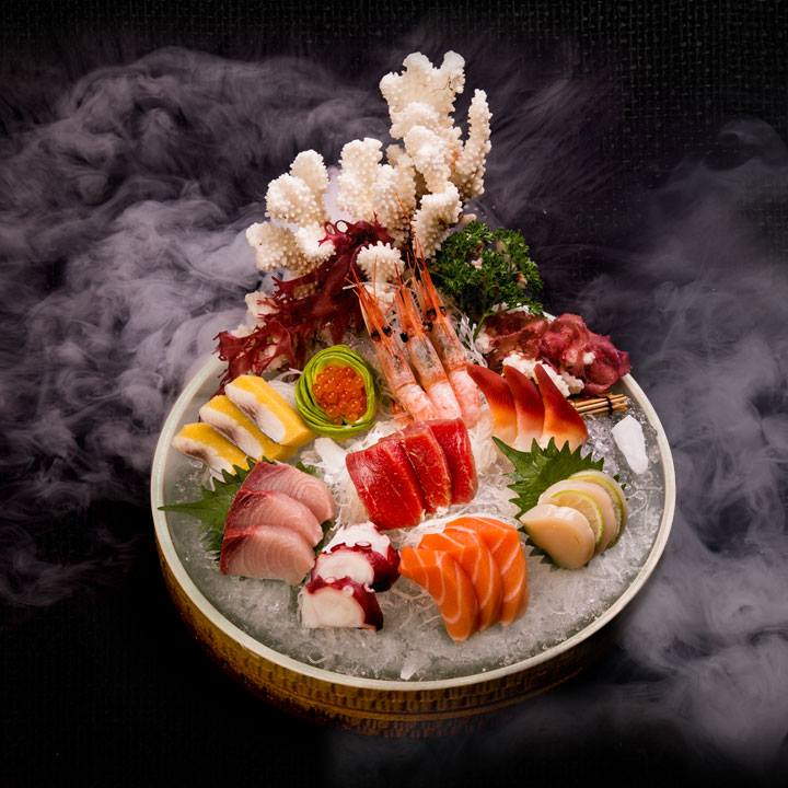 Điểm nổi bật nhất của Yen Sushi & Sake Pub có lẽ là ở thiết kế nhà hàng