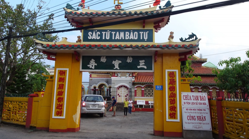 Chùa Sắc Tứ Tam Bảo