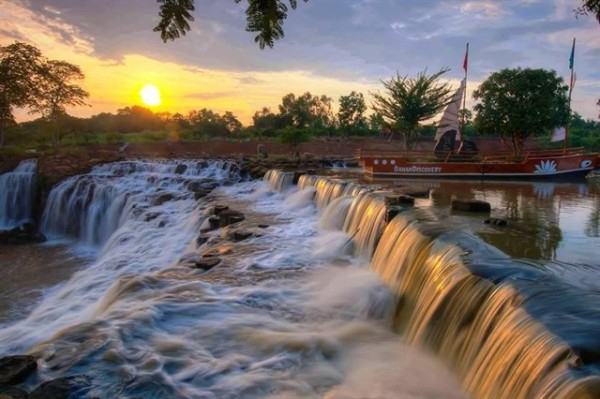 Thác Đá Hàn chính là địa điểm ăn chơi nghỉ dưỡng hoàn hảo cho mọi người.