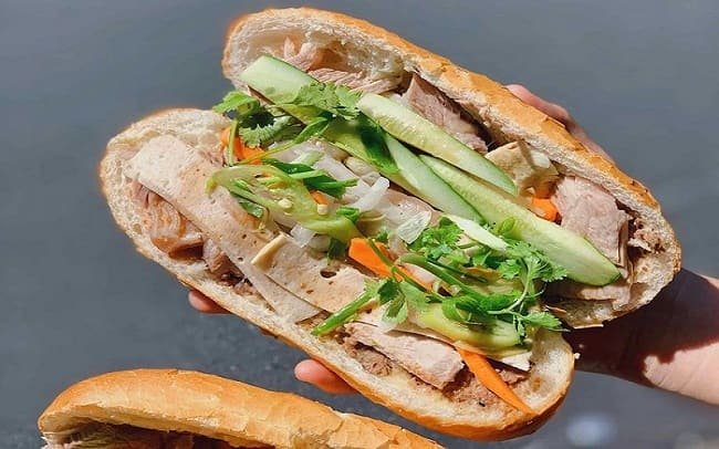 ﻿﻿﻿﻿Bánh mì chả nóng Dũng Hạnh