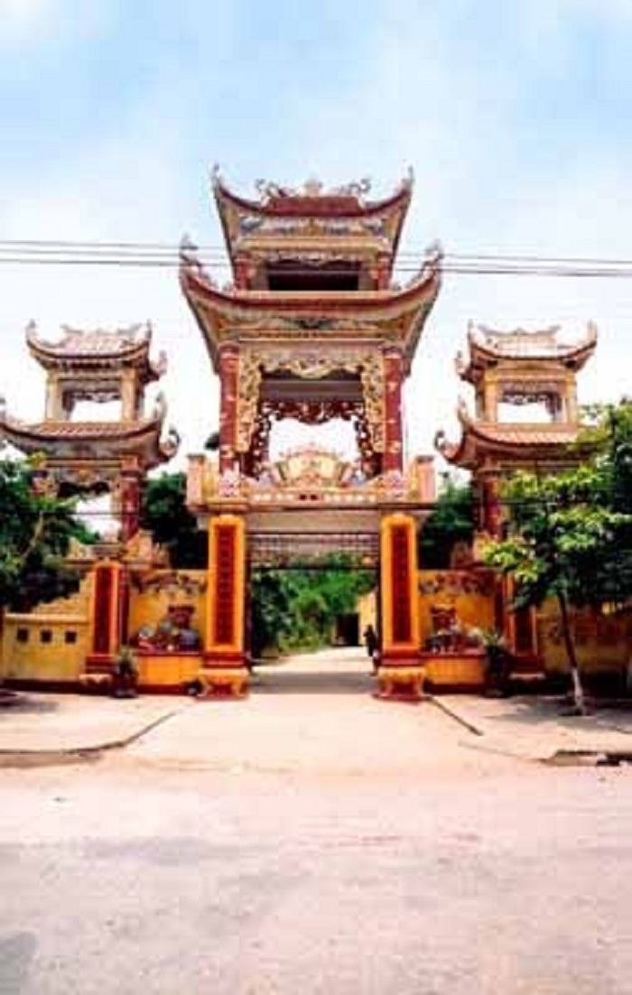 Tam quan Chùa Thánh Ân