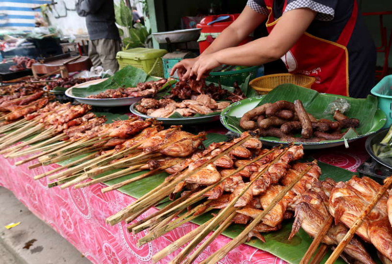 Ăn uống ở Lào