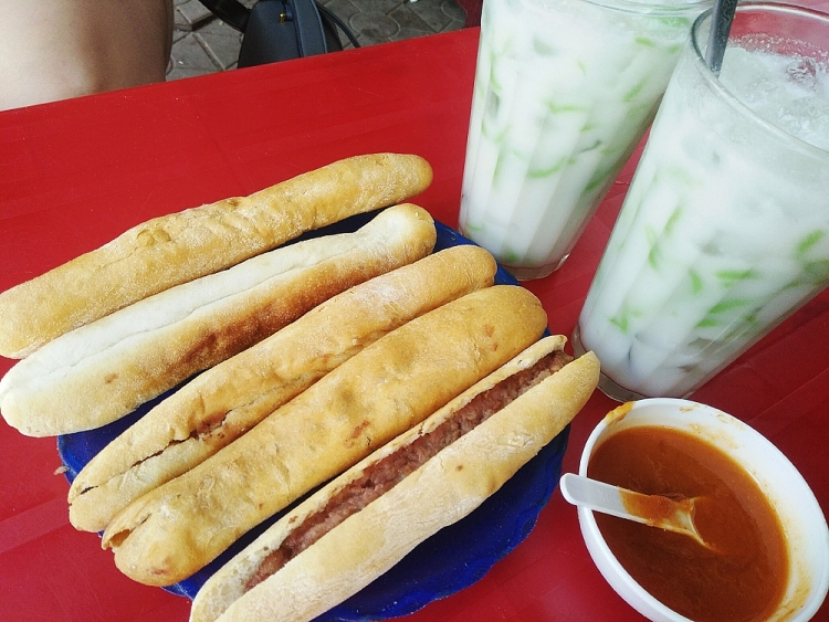 Bánh Mỳ Cay Lạch Tray