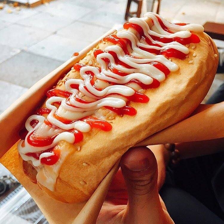 Bánh mì Hotdog phô mai