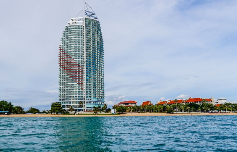 Movenpick Siam Hotel Pattaya là một khách sạn 5 sao nằm ngay sát bên bãi biển Pattaya tuyệt đẹp