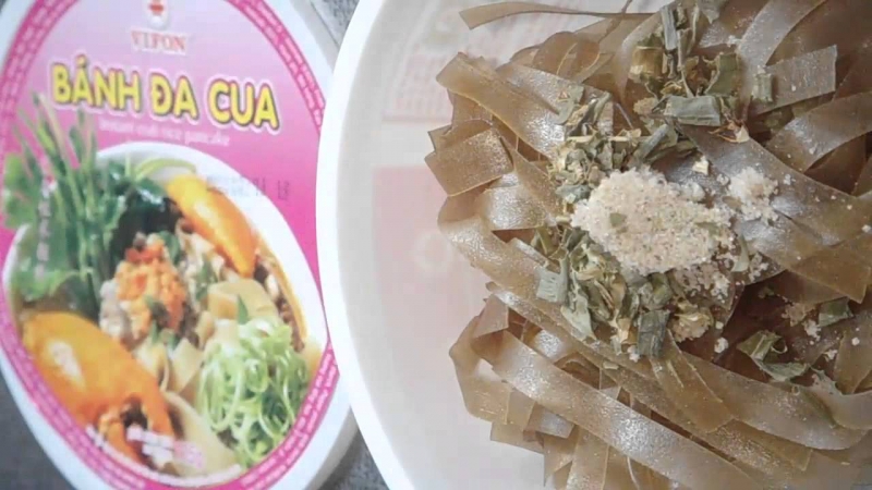 Bánh đa cua ăn liền dạng cốc