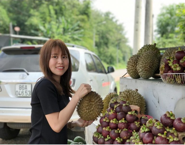 Đến vườn trái cây Long Khánh để vừa có ảnh đẹp vừa được no bụng thôi nào.