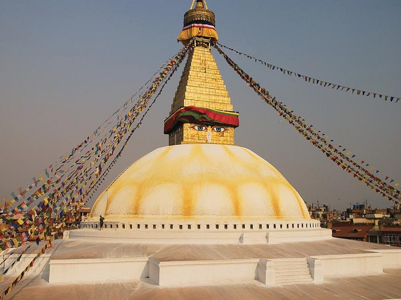 Đỉnh bảo tháp Boudhanath có biểu trưng là đôi mắt trí tuệ