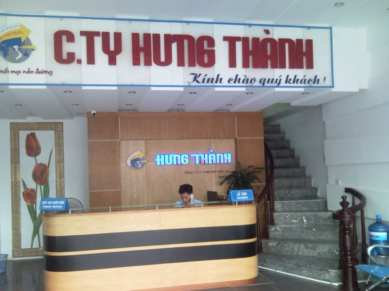 Nhà xe Hưng Thành