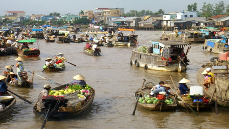 Ghe bẹo, ăn uống trên sông là những điều bạn có thể tìm được ở chợ nổi