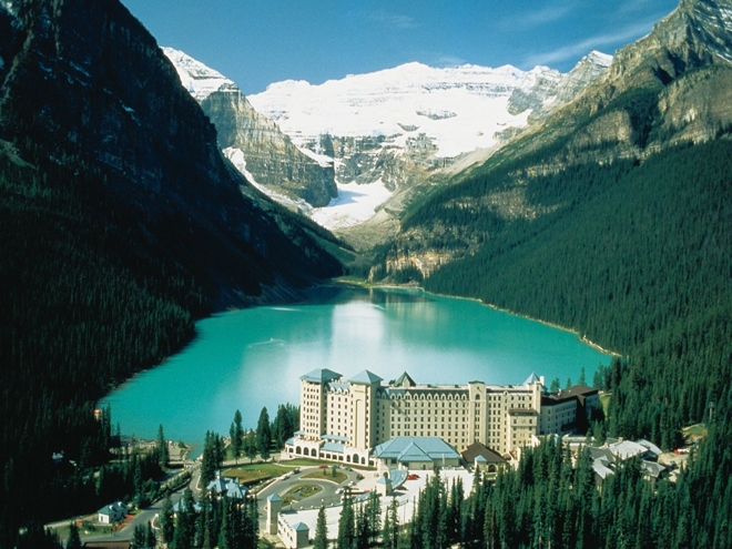 Lakeview Lounge, The Fairmont Chateau Lake Louise, Canada