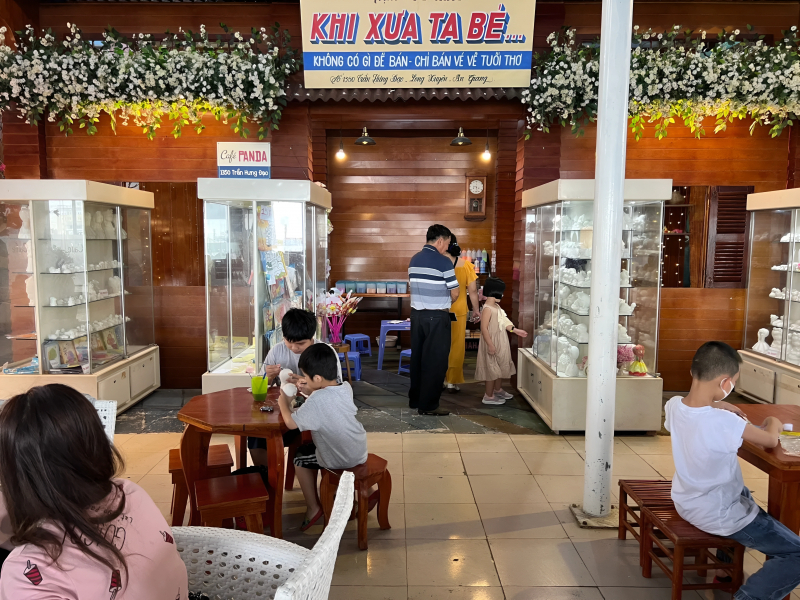 Góc nhỏ của tuổi thơ tại Panda Café