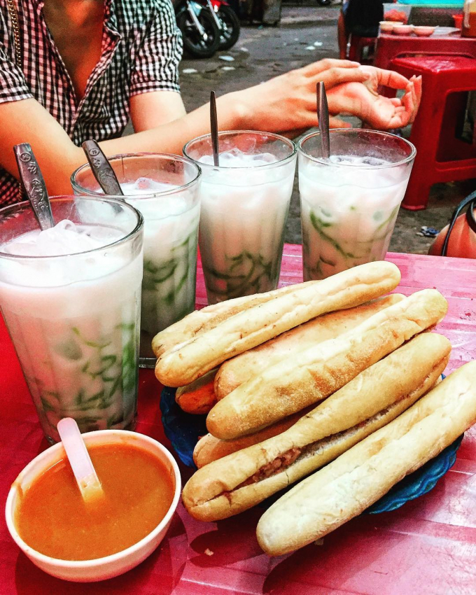 Bánh mỳ cay Hai Bà Trưng