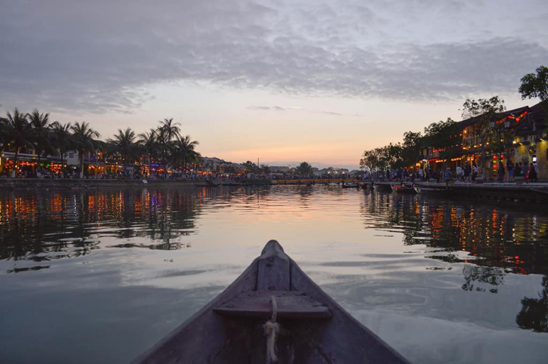 Hãy đến Sông Hoài lúc sáng sớm và chạng vạng tối bạn nhé