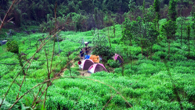 Cắm trại tại núi Chứa Chan