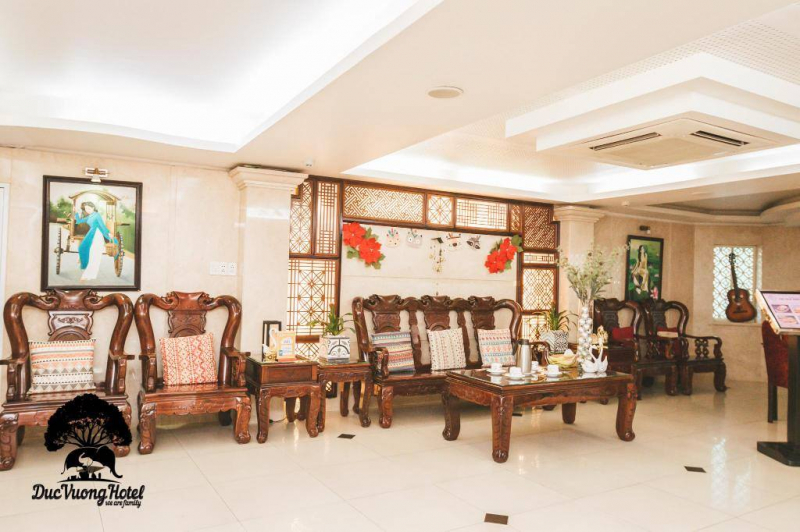 ﻿ Đức Vượng Hotel có lễ tân làm việc 24 giờ, có thể hỗ trợ bạn với chỗ để hành lý, dịch vụ thu đổi ngoại tệ cùng những dịch vụ trợ giúp đặc biệt khác