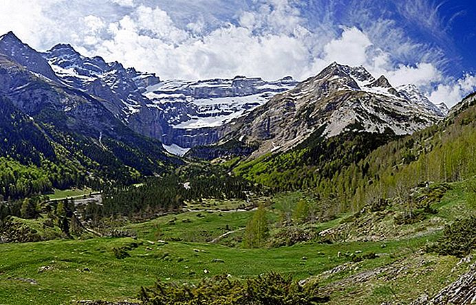 The Gentle Nature Walk tại Cirque de Gavarnie