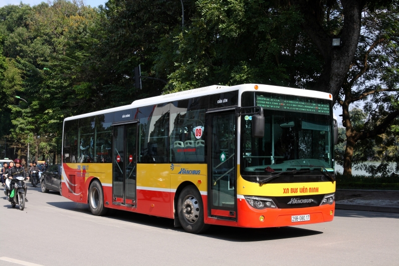 Lựa chọn xe bus vừa tiện lợi vừa tiết kiệm. Ảnh minh họa.