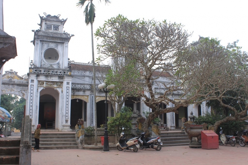 Quang cảnh bên trong Đền