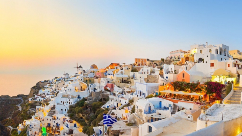 Các công trình ở Santorini đều đồng nhất kiến trúc mái vòm