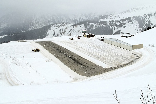 Sân bay Courchevel (CVF)