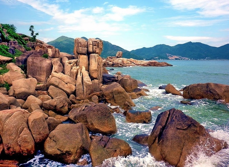 Hòn Chồng - Hòn Vợ Nha Trang