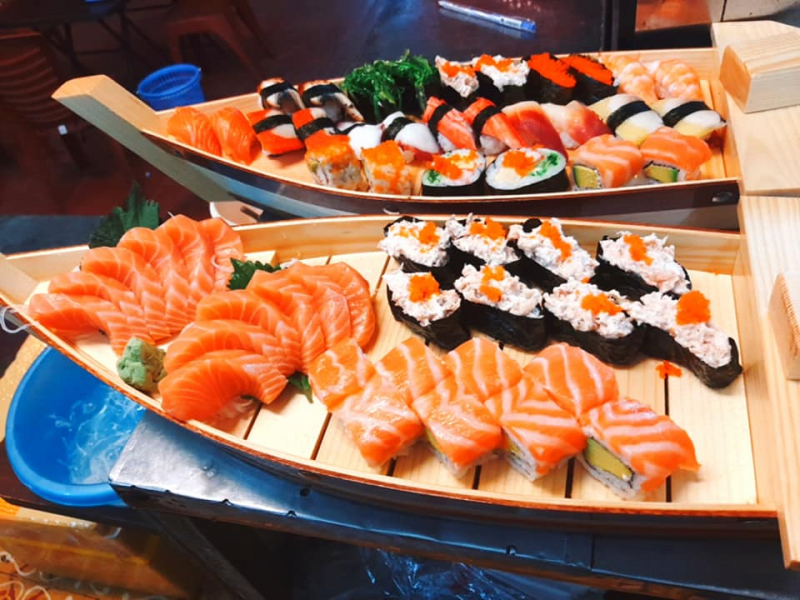 Nhà hàng Nhật Bản Tiệp Sushi Kazoku Đình Đông