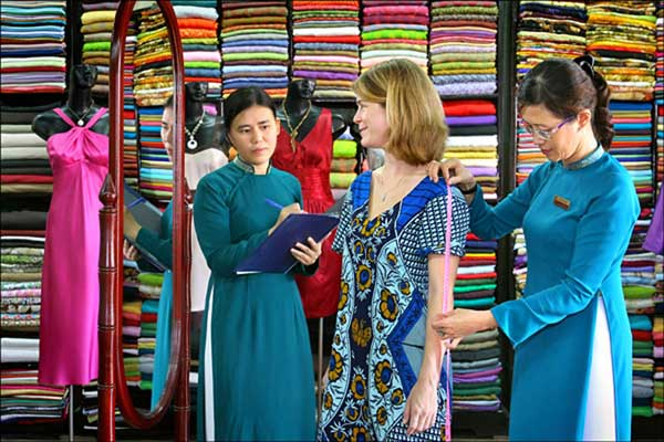 Tiệm may B’lan Silk tại 23 Trần Phú