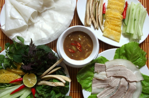 Bánh tráng cuốn thịt heo