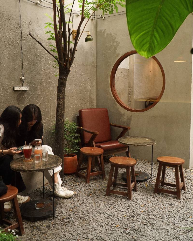 Trốn - Sài Gòn Café