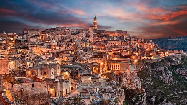 Matera, Italy đón hoàng hôn