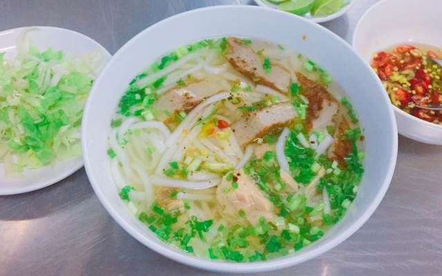 Bánh canh bà Thừa.