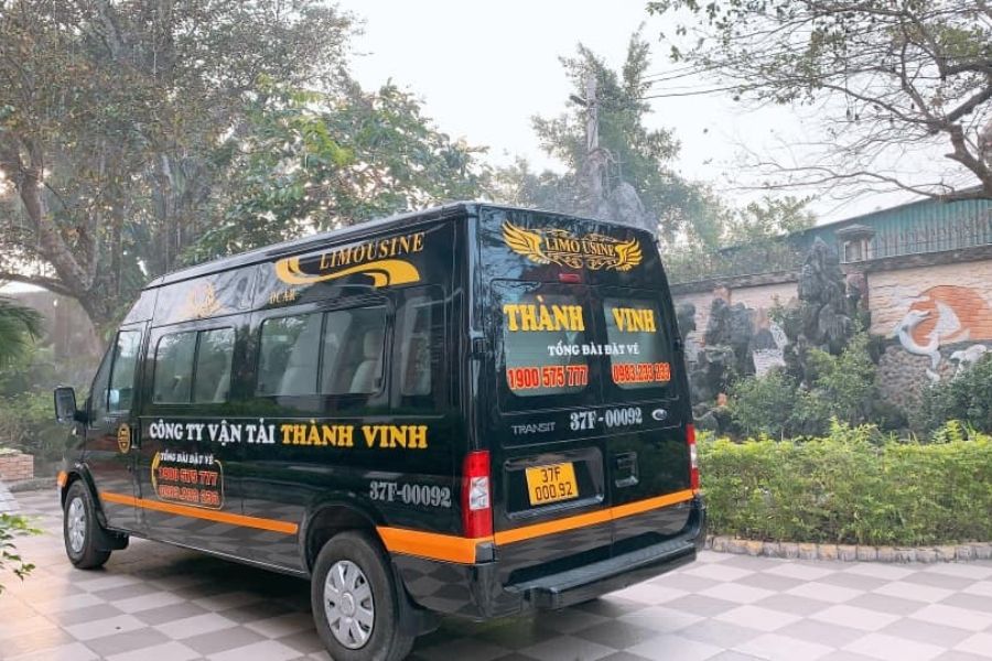 Một dòng xe Limousine 9 chỗ sang trọng tại Thành Vinh