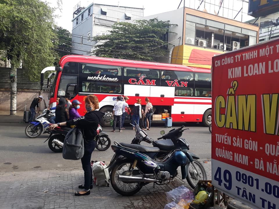 Nhà xe Cẩm Vân