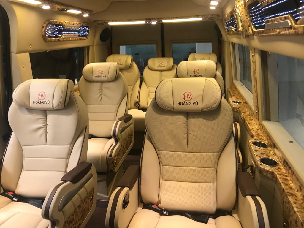 Hoàng Vũ limousine