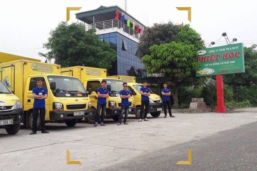 Xe taxi tải chở hàng hóa phiệt học