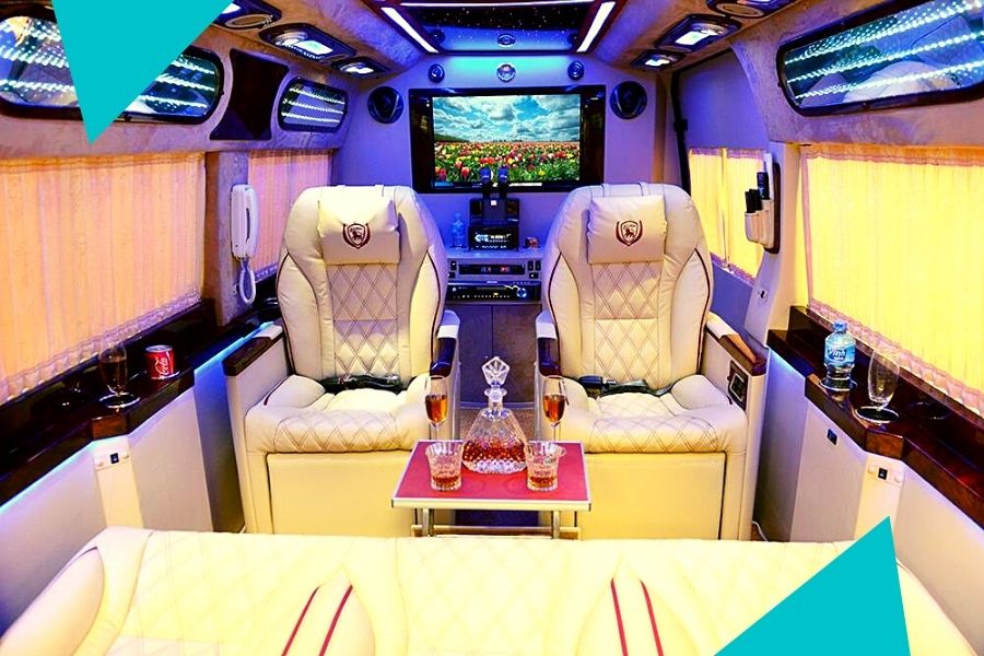 Không gian nội thất bên trong xe limousine