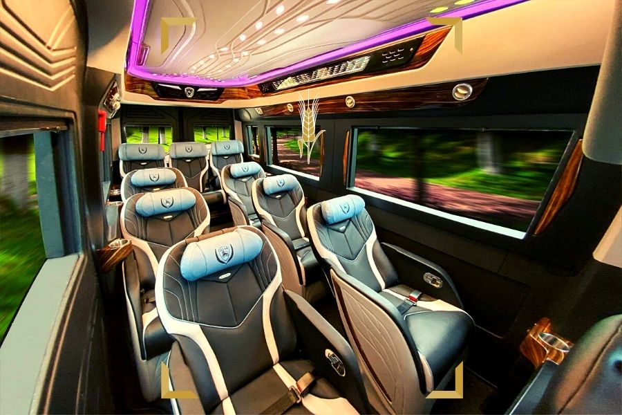 Nội thất bên trong xe hoàng long limousine 