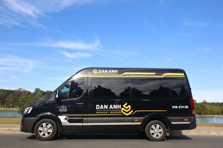 Đan Anh Limousine. 