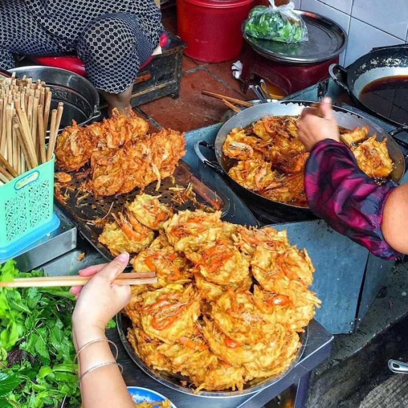 bánh tôm chợ đồng xuân