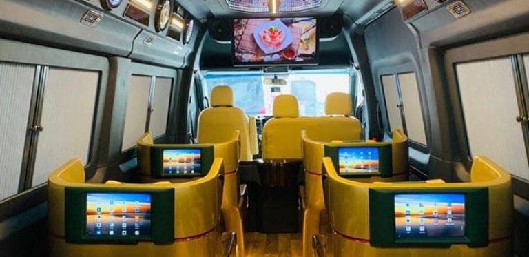 Điểm nổi bật của cơ sở Vie Limousine chính là hệ thống ghế cao cấp với chế độ massage tự động cực hiện đại 