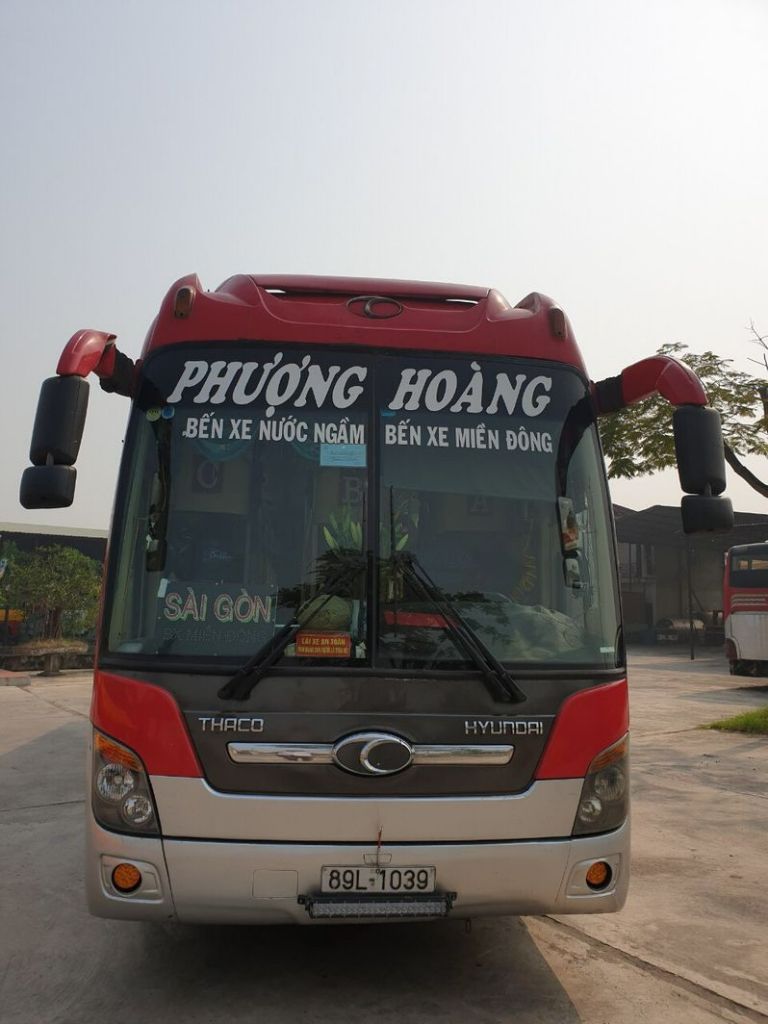 Xe khách Phượng Hoàng.