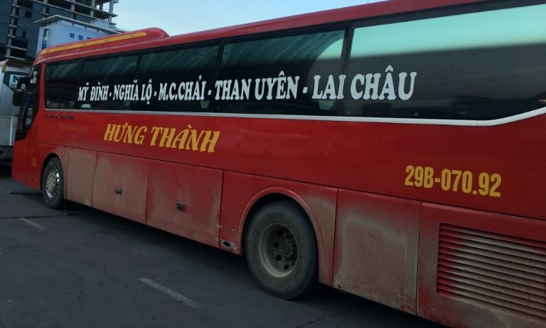 Xe Hưng Thành Travel. 