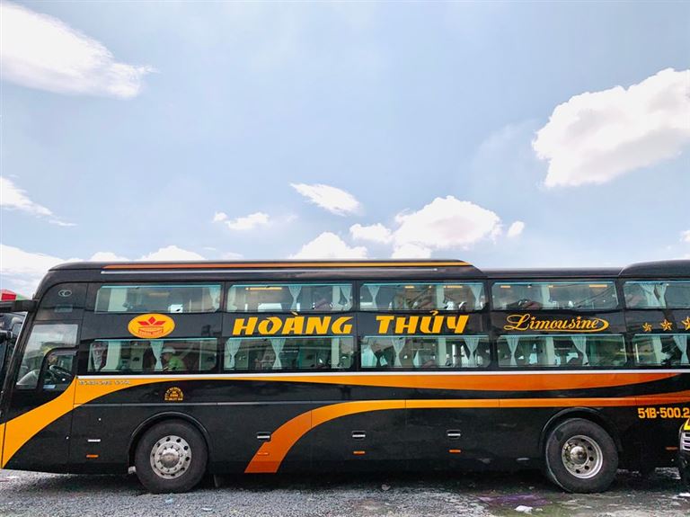 Hoàng Thuỷ cung cấp các chuyến đi an toàn, thuận lợi bởi có đội ngũ lái xe chuyên nghiệp, nhiều năm lái xe giường nằm