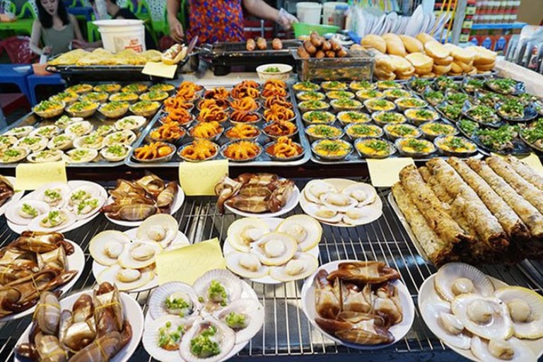 Mức giá đồ ăn ở chợ đêm Phú Quốc rất hợp lý