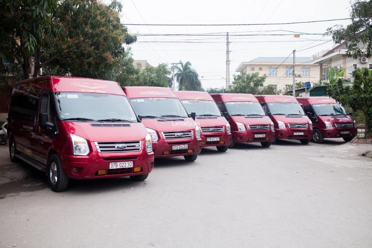 Xe Hồng Vinh Limousine