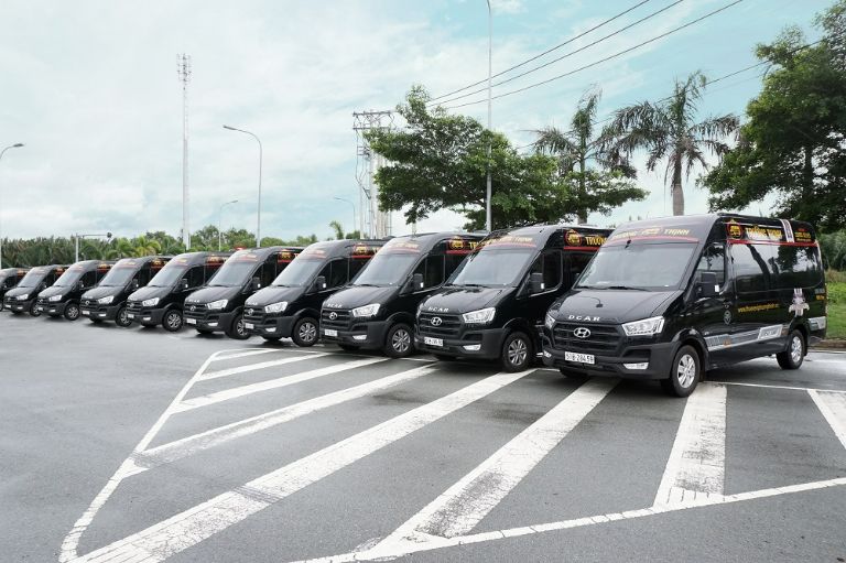 Tiến Thịnh Limousine. 