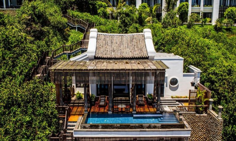 Căn biệt thự biệt lập ven biển tại resort intercontinental